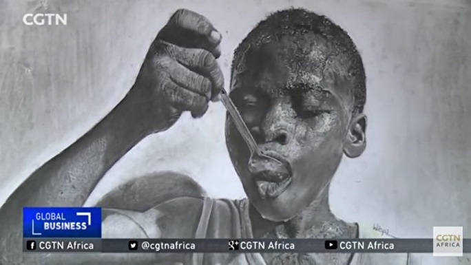 天才神童！非洲11歲小男童拿鉛筆為「法國總統畫肖像」　2小時完成「超逼真作品」驚豔全世界