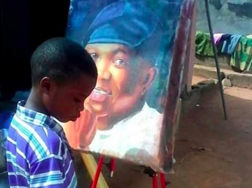 天才神童！非洲11歲小男童拿鉛筆為「法國總統畫肖像」　2小時完成「超逼真作品」驚豔全世界