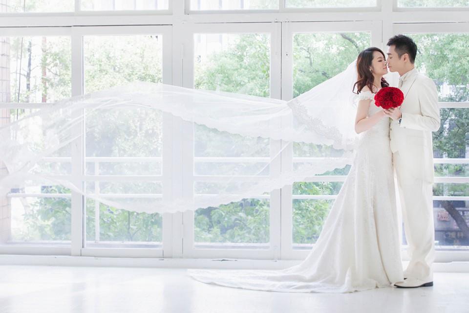 婚前曾悔婚！洪百榕嫁大12歲宋達民坦言「當年不想嫁」 公公「一通電話」她大哭：永遠納入人生版圖