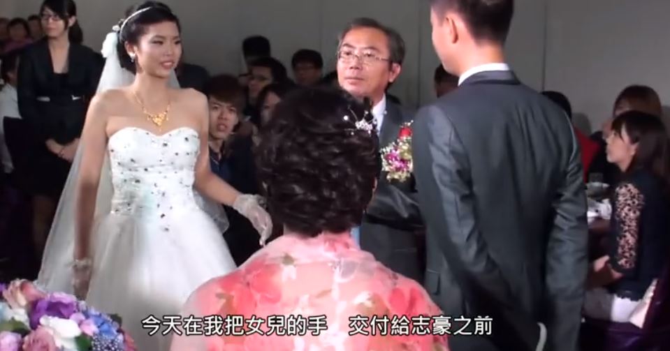 新娘爸爸婚禮上感人致詞「此刻，是女兒第3次放手」　最後一句「女兒有要回來嗎」讓人聽了超揪心