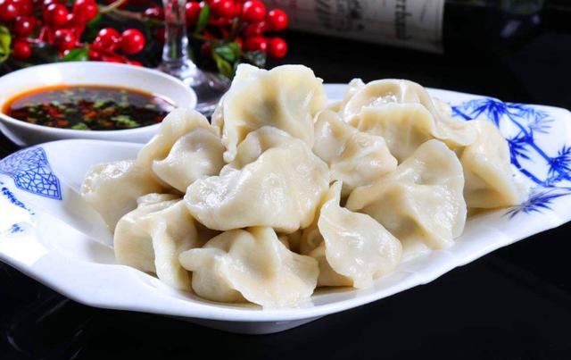 煮水餃時最好「不要直接用冷水煮」老媽50多年的經驗「個個不破皮」好吃不黏連