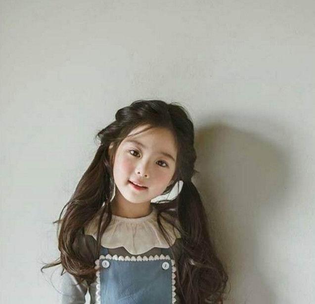 韓國小女孩因「長相太美」躥紅網路    卻被質疑「整容」！父母甩出照片後「瞬間被打臉」