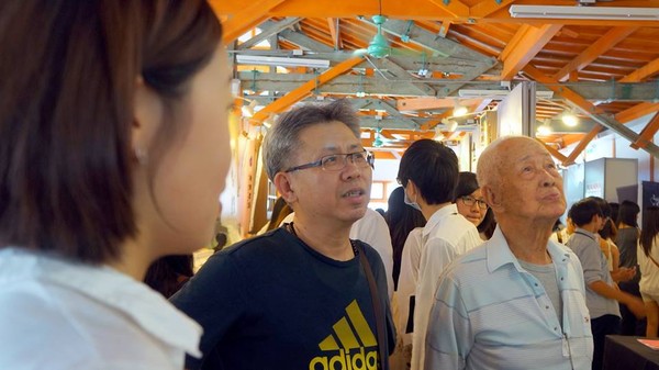 94歲國寶阿公抱病堅守「5元饅頭攤」　孫承諾接班「絕不漲價」一週後安心成仙