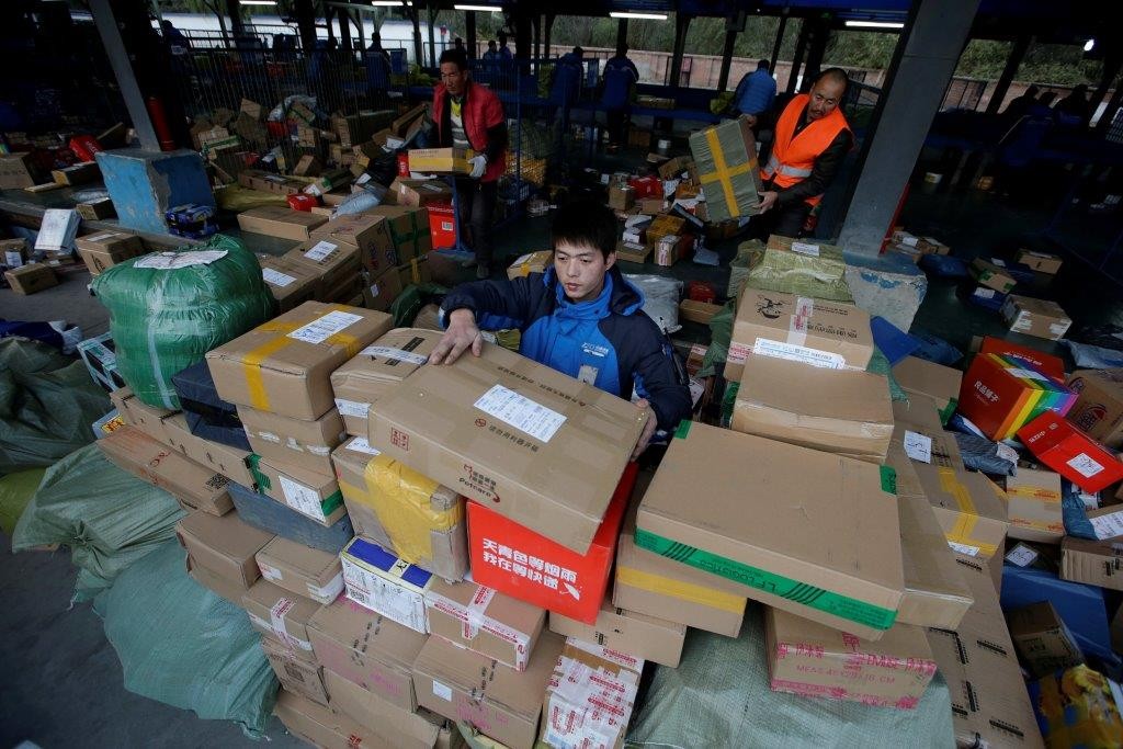 爸爸走了2天...網拍才送到！女兒吞淚打開「生前包裹」　崩潰大哭1hr：最後的禮物！