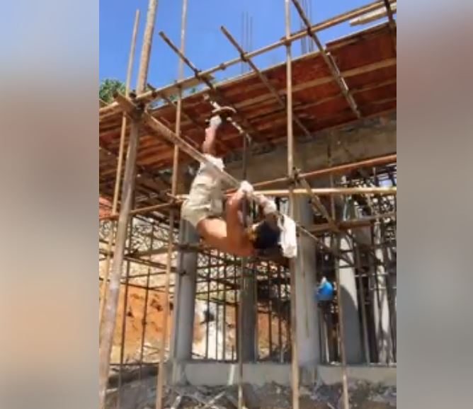 神級體操秀！工人小弟「一個箭步」躍上工地支架　「華麗後空翻」宛如選手上身萬人拍手叫好