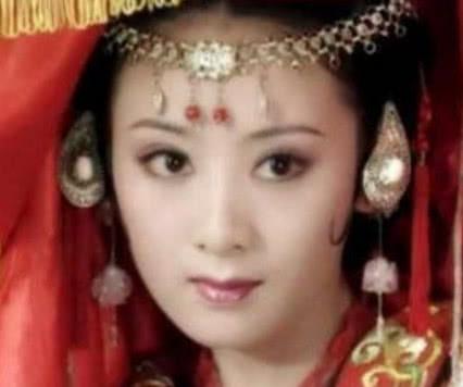 窮小子當年假鑽戒求婚「娶大6歲二婚女星」　「無微不至的寵愛」成為演藝圈佳話