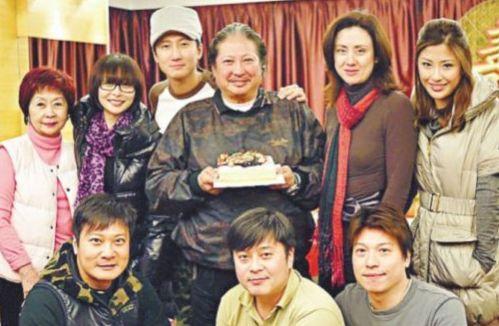 洪金寶老婆人稱「最美港姐」小他13歲　「一生未孕」卻為老公養4子被寵27年