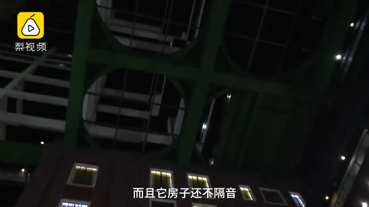 超夯「金字塔酷炫大樓」成打卡新景點！巨型樂高外觀「暗藏超多缺點」住戶抱怨：中看不中用