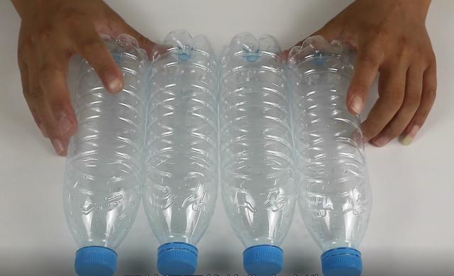 5個塑膠瓶「黏成4方形」擺放在客廳裡！客人看到就想要一個