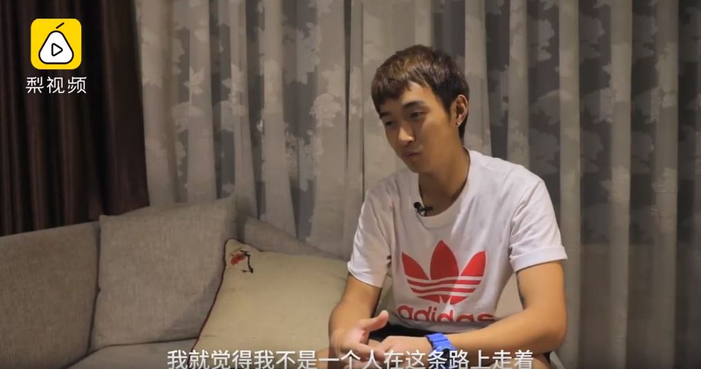 遠距離情侶展開「為期61天的分手旅行」 結束前7天「男友對女友獻唱告白」結局淚灑全網