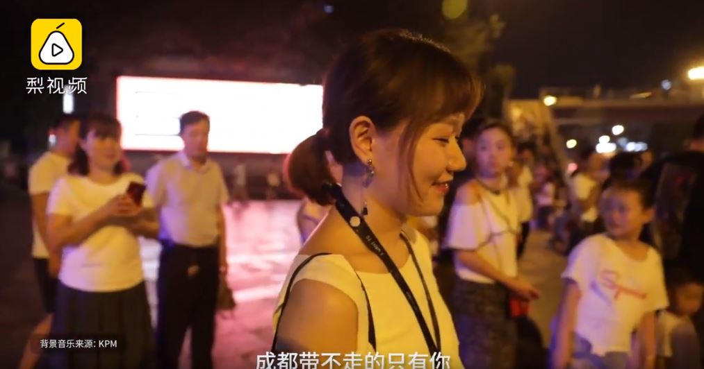 遠距離情侶展開「為期61天的分手旅行」 結束前7天「男友對女友獻唱告白」結局淚灑全網