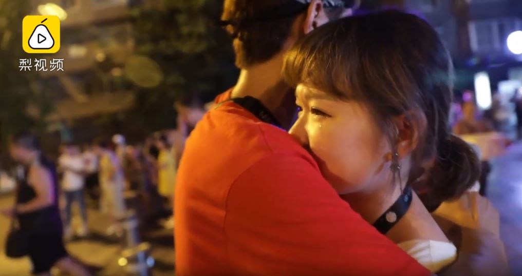 遠距離情侶展開「為期61天的分手旅行」 結束前7天「男友對女友獻唱告白」結局淚灑全網