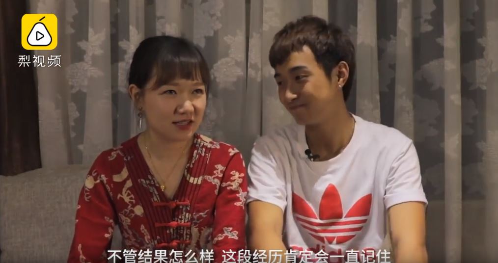 遠距離情侶展開「為期61天的分手旅行」 結束前7天「男友對女友獻唱告白」結局淚灑全網