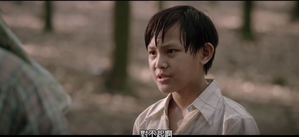 都是因為妳！他被同學笑「家裡沒錢」怪媽媽沒能力　直到眼前一幕…讓他慚愧抱住媽媽