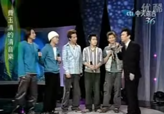 費玉清練笑話：某棟公寓1樓愛吃黃瓜、2樓喜歡塗綠漆  「結局」讓現場笑翻：你贏了