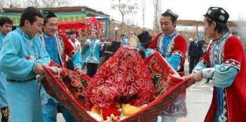 為什麼維吾爾族的美女不願嫁漢人？原因很簡單，漢人無法滿足她們最重要的一個需求