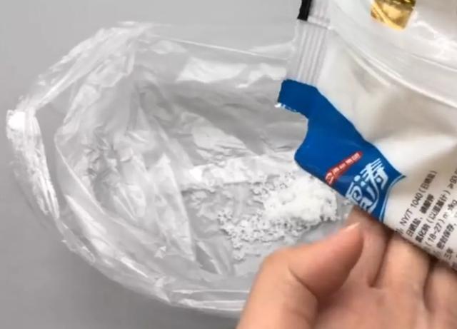 廁所裡「放一把食鹽」一年能省下一筆錢，早點知道就好了！