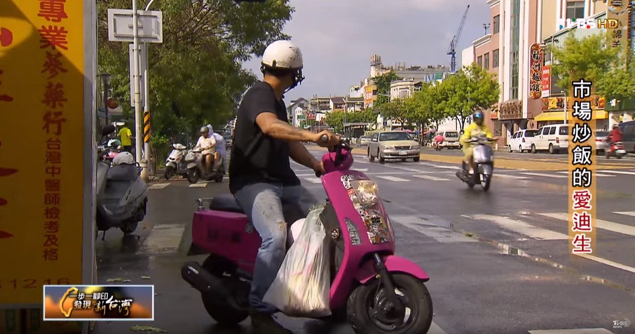 父母離異、妻子得病！窮到付不出貸款的他靠「白天賣炒飯、晚上做燈具」逆轉人生