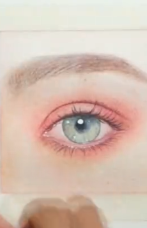 一眼萬年！「迷人眼睛」竟是水彩畫 深邃眼眸看一眼就迷住： 眼波流轉皆是畫