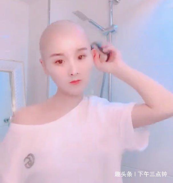 女孩失戀後剃光頭髮從「頭」開始！當她回頭的那刻....被驚艷到了