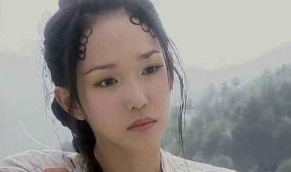 曾說不想要孩子！38歲嫁給同是演員的老公　卻在「43歲高齡產子」一家三口超甜蜜