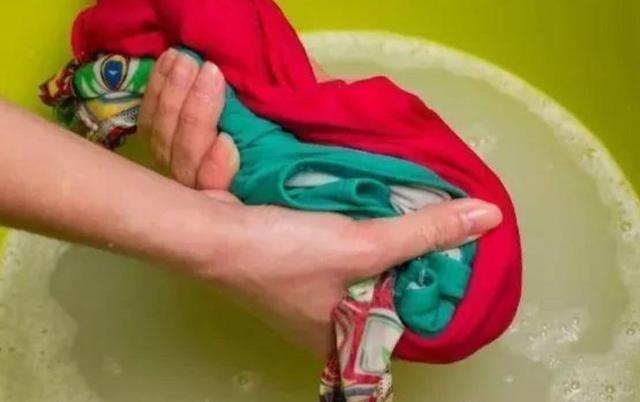 新買的衣服要不要先洗了再穿？聽服裝老闆說完，才知我錯了幾十年！