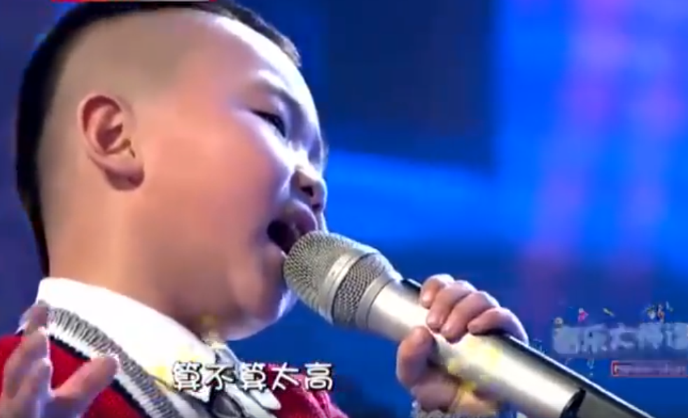 ６歲萌娃清澈高音詮釋《我是一隻小小鳥》 歌聲穿透雲霄：第一句就讓人沉迷