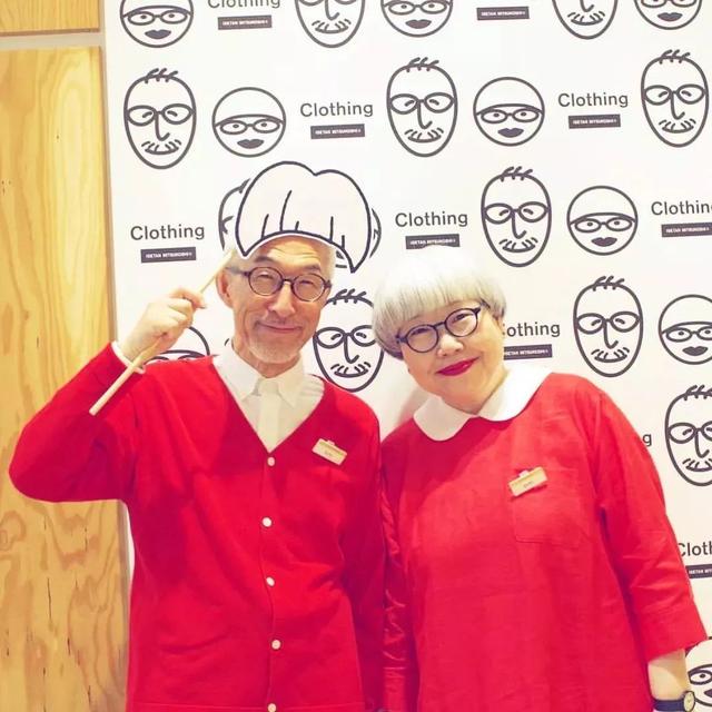 六旬夫婦相愛38年天天情侶裝！76萬粉絲大嘆最美愛情：「從青絲到白髮，一生一人」