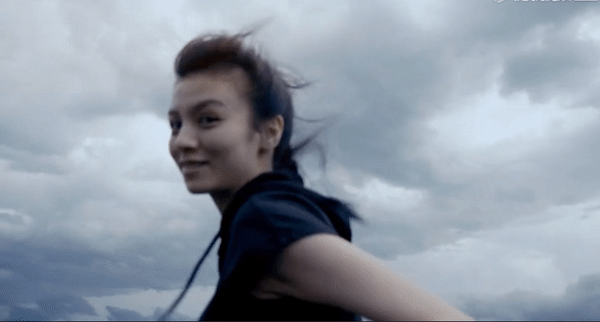 美在不完美！她是你沒見過的新一代女演員  「24歲拿下影后」素顏上節目也不怕