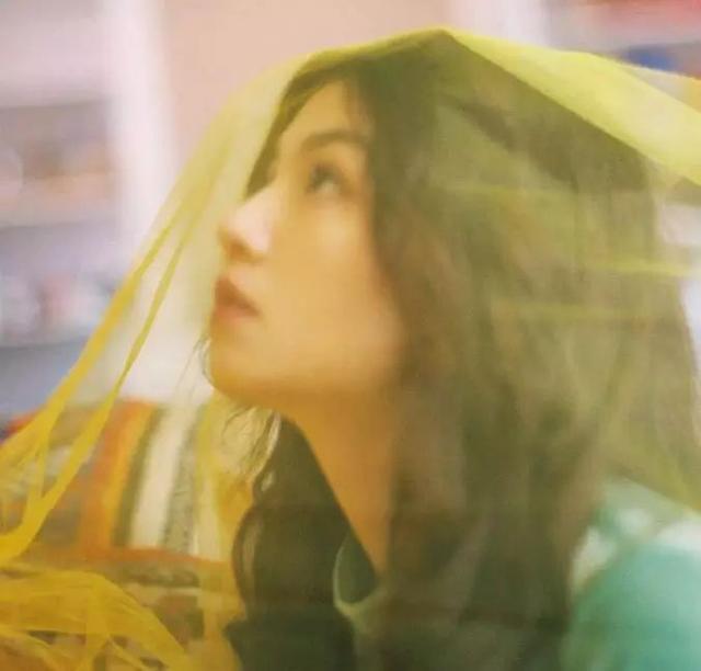 美在不完美！她是你沒見過的新一代女演員  「24歲拿下影后」素顏上節目也不怕