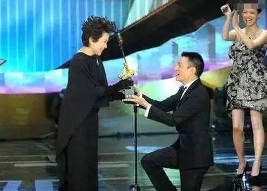 她曾是劉德華的「引路人」    年近70歲子女不顧！劉德華：我養你一輩子