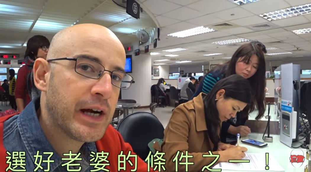 別再叫我阿斗仔！吳鳳等了12年終於拿到身分證　成為「正港台灣人」感動直呼：我可以投票了