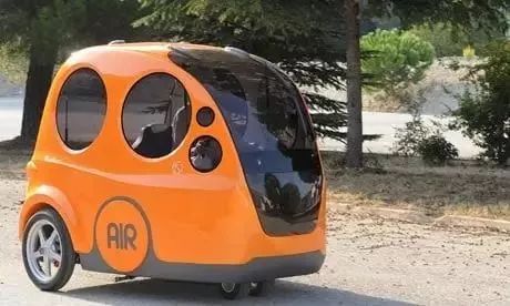 地球暖化有救了！印度「空氣汽車」免油不費電　灌入空氣「能跑200公里」每輛不用6萬塊！