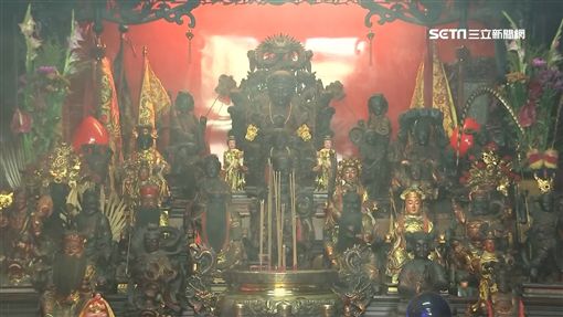 祥雲之兆！王母娘娘「坐在雲層上」飄半空顯神蹟　民俗專家驚見「白煙久久不散」：神明有指示