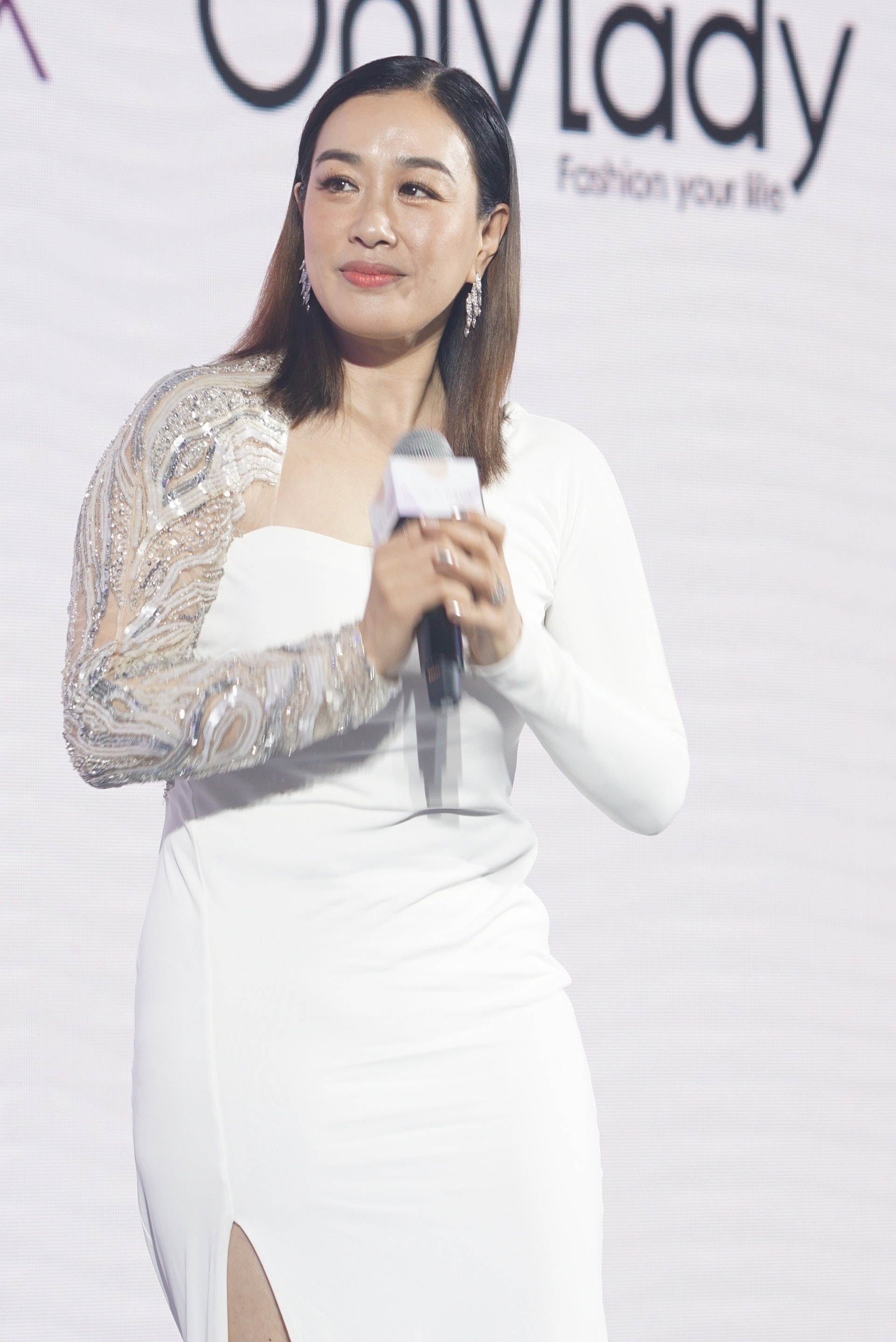女神回歸！鍾麗緹「間歇性斷食法」狂剷10公斤  完美曲線網友驚：這是同一人嗎
