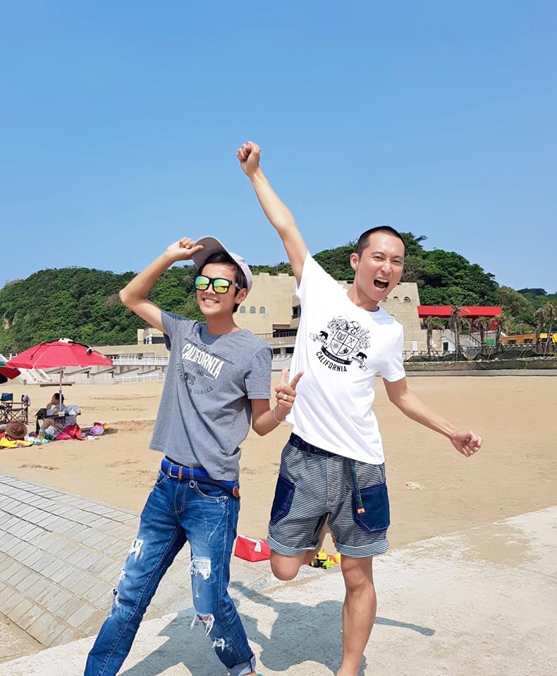 阿翔被封「綜藝圈4大摳男」父母瞞著他上山躲債！硬湊學費供念書：我覺得自己很不孝