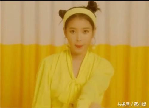 放棄簽約金！國民妹妹IU霸氣開條件：「給我的團隊加薪」 經紀人結婚更送驚人大禮