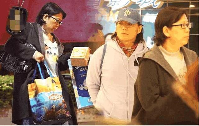 伍佰獨寵「大他5歲經紀人老婆」整整26年　「一生無子」卻不減夫妻恩愛感情！