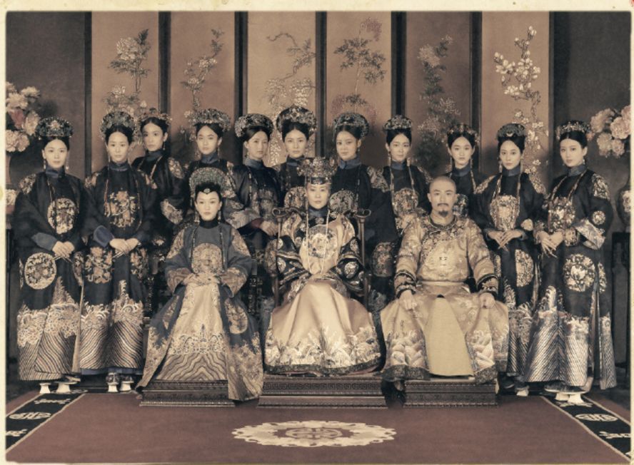  說好的美如天仙呢？皇帝後宮三千佳麗的「素顏照」被挖出　全天下男子「都掩面替皇上難過」：真不容易