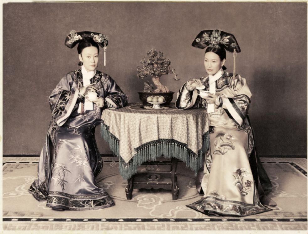  說好的美如天仙呢？皇帝後宮三千佳麗的「素顏照」被挖出　全天下男子「都掩面替皇上難過」：真不容易