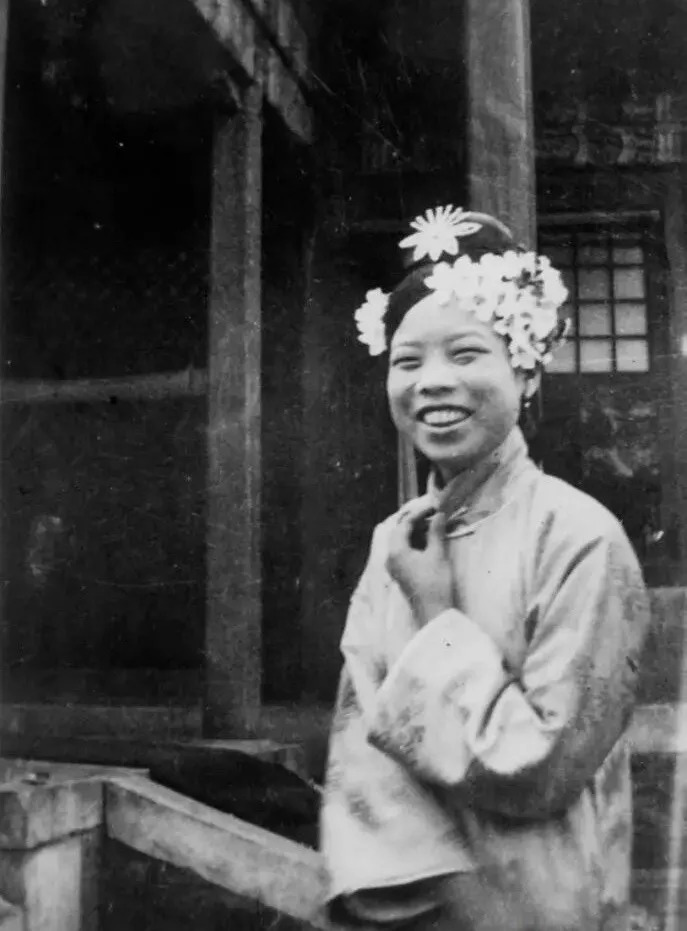  說好的美如天仙呢？皇帝後宮三千佳麗的「素顏照」被挖出　全天下男子「都掩面替皇上難過」：真不容易