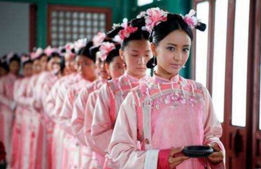  說好的美如天仙呢？皇帝後宮三千佳麗的「素顏照」被挖出　全天下男子「都掩面替皇上難過」：真不容易