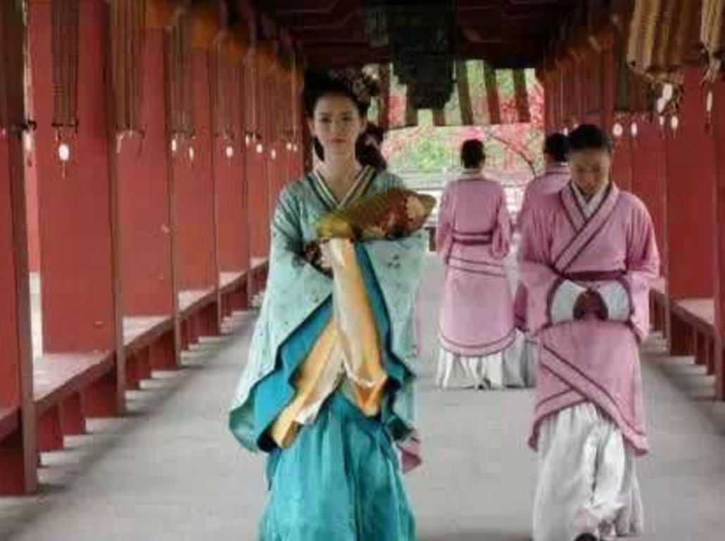  說好的美如天仙呢？皇帝後宮三千佳麗的「素顏照」被挖出　全天下男子「都掩面替皇上難過」：真不容易