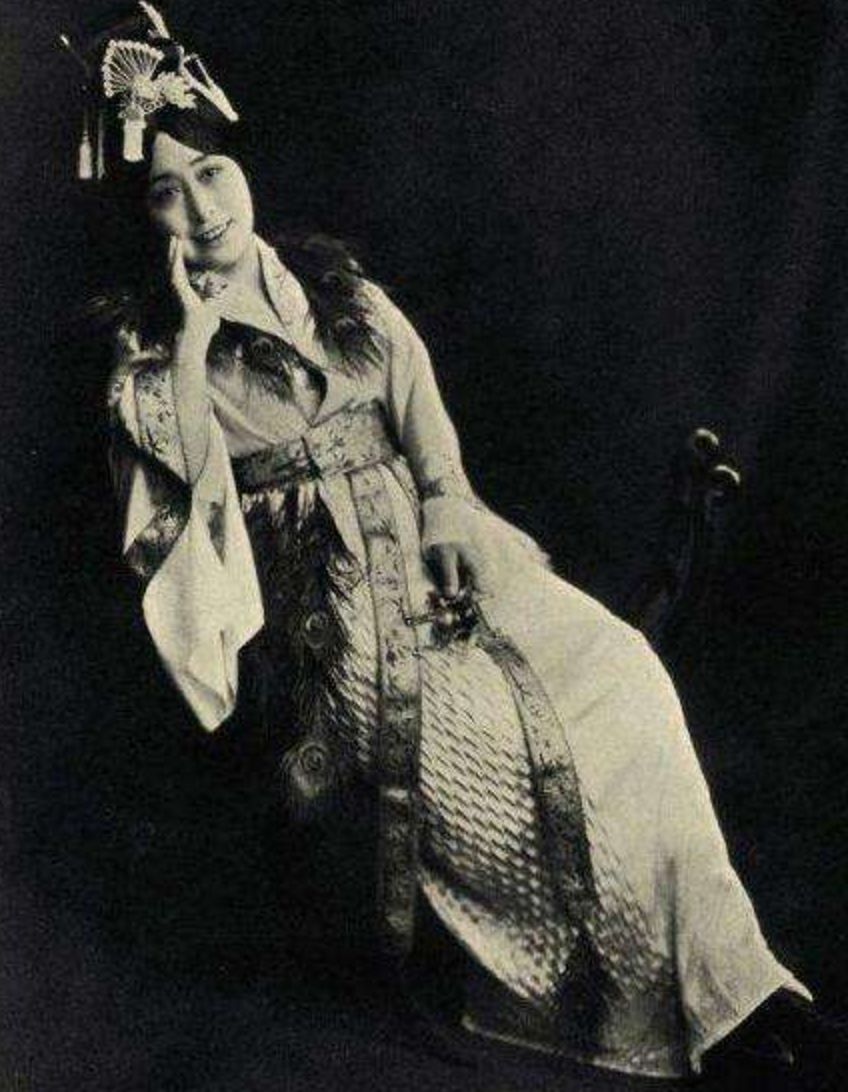  說好的美如天仙呢？皇帝後宮三千佳麗的「素顏照」被挖出　全天下男子「都掩面替皇上難過」：真不容易