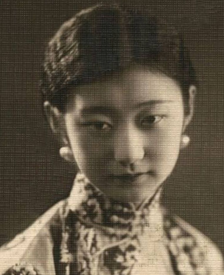  說好的美如天仙呢？皇帝後宮三千佳麗的「素顏照」被挖出　全天下男子「都掩面替皇上難過」：真不容易