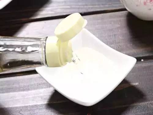 真沒想到「一瓶白醋」竟然還很實用！45歲阿姨只用了7天「皮膚變得白嫩細膩」