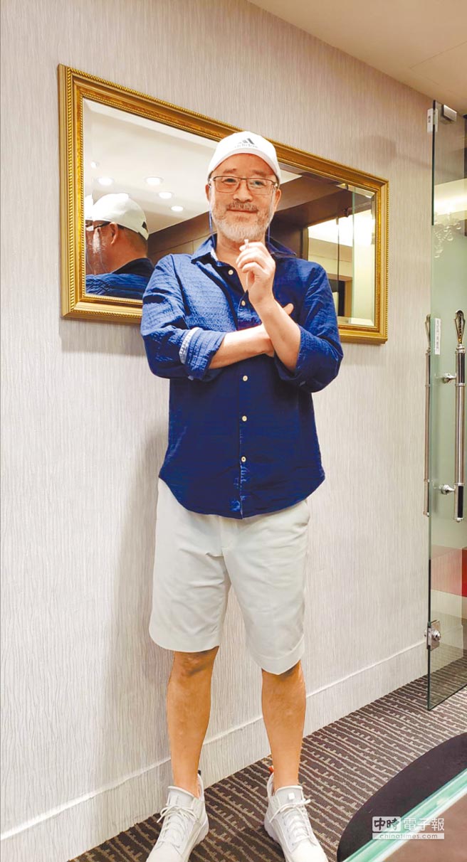 61歲班鐵翔「老婆長相曝光」被狂讚好美！補辦婚禮送上「2.2克拉婚戒+千萬珠寶」：我愧對妻子