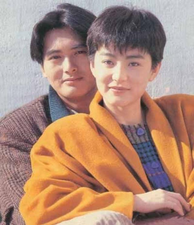 發嫂「長相普通，不曾生過一兒半女」　周潤發為何​​能寵愛她30多年不變心？