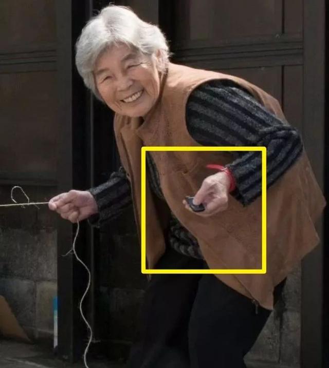 72歲學攝影、89歲攝影展！日本老奶奶「自拍照紅遍網路」：一身老戲骨