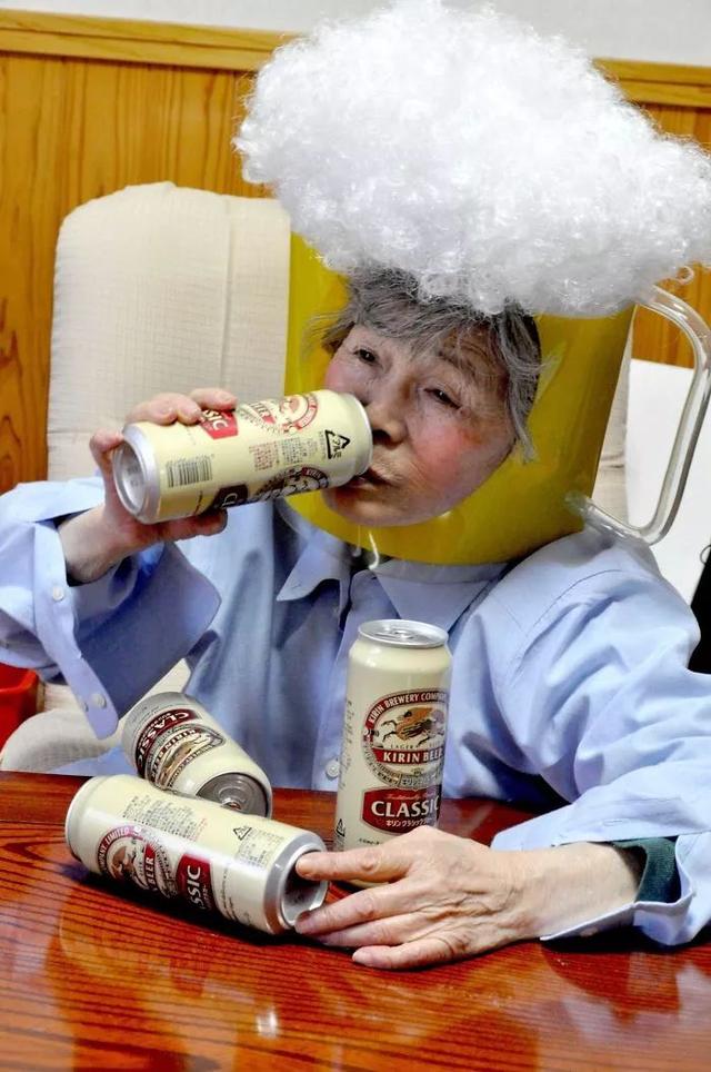 72歲學攝影、89歲攝影展！日本老奶奶「自拍照紅遍網路」：一身老戲骨